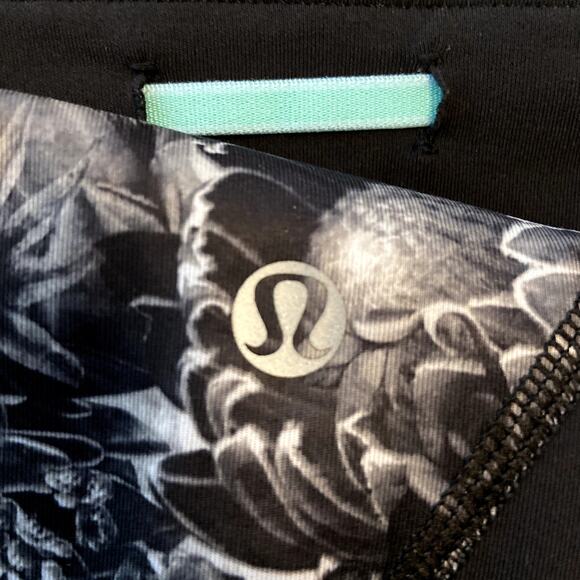 Lululemon Run: Inspire Crop II All Luxtreme Flowabunga Black Angel Wing Black 8 - Picture 4 of 5